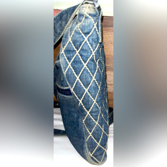 Stylish Blue Crossbody Bag - Picture 5 of 12